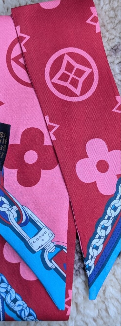 Silk- And Luxury Inspired Pink & Red Floral Twilly Scarf
